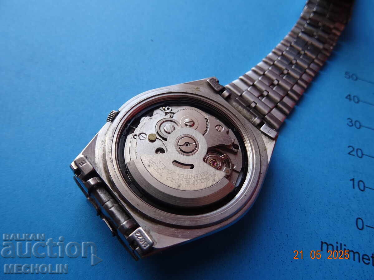 COLLECTOR'S JAPANESE SEIKO 5 AUTOMATIC 7009A -8 - 7