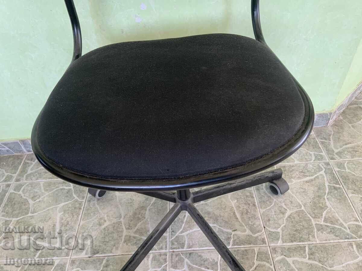 Auction  ROTATING TABLE BLACK COLOR ALMOST NEW