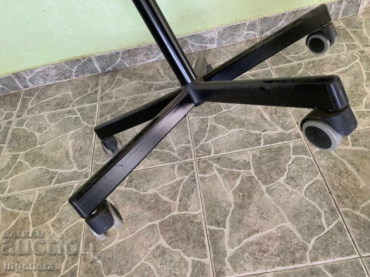 MASĂ ROTATIVĂ NEAGRĂ APROAPE NOUĂ - 7