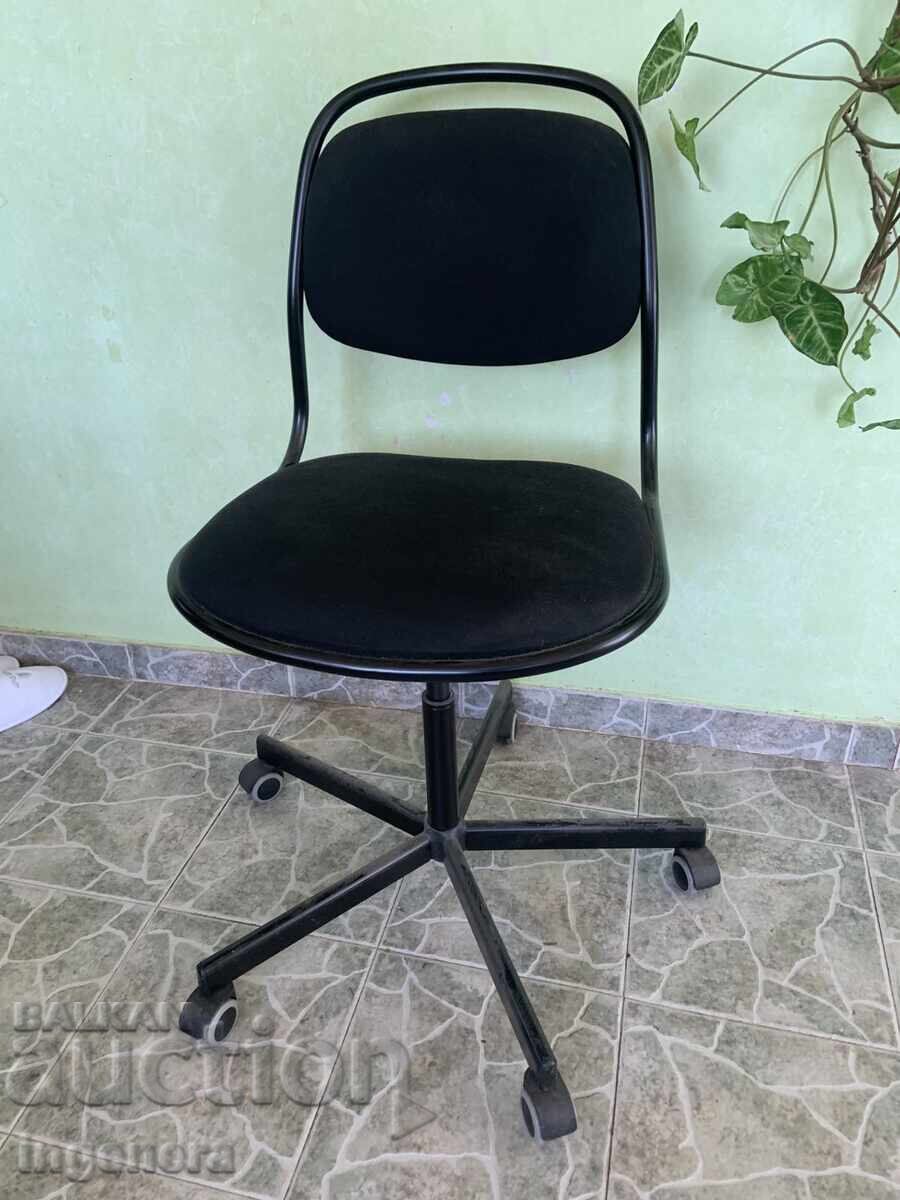 ROTATING TABLE BLACK COLOR ALMOST NEW