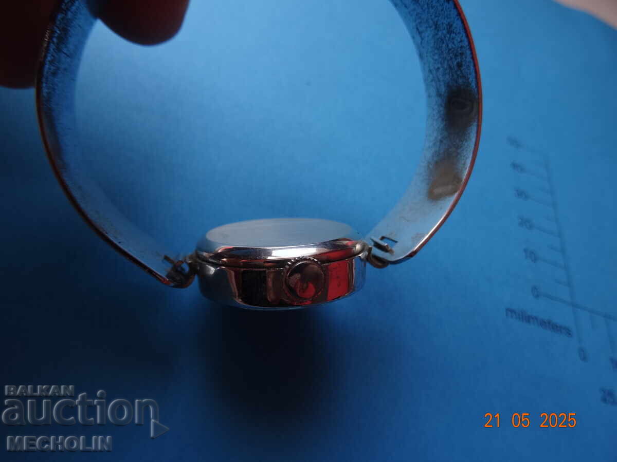 Доставка на КОЛЕКЦИОНЕРСКИ НЕМСКИ часовник SELENA ГРИВНА Доставка на КОЛЕКЦИОНЕРСКИ НЕМСКИ часовник SELENA ГРИВНА