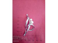 Старинна брошка  перли и камъни