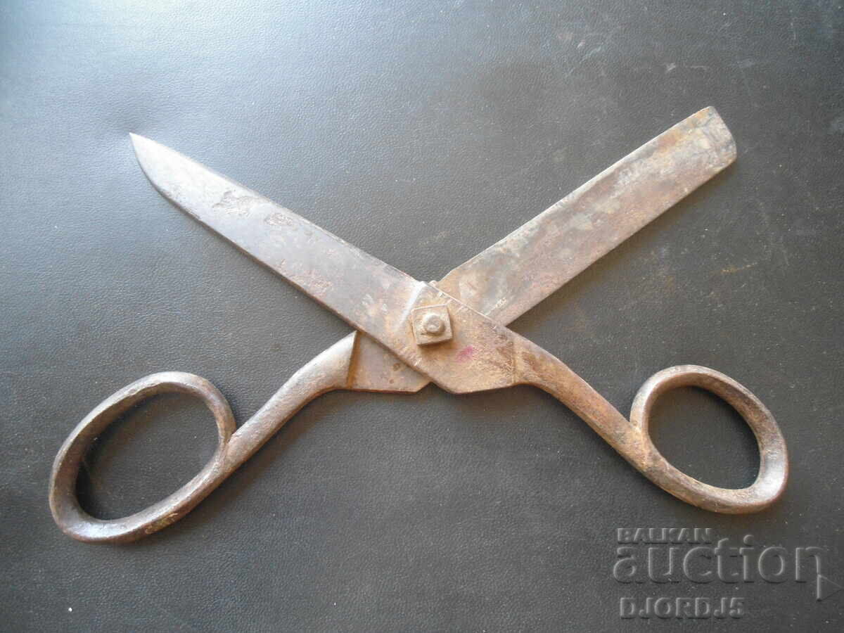 Foarfece vechi cu preț 10.00 BGN | € 5.11 Foarfece vechi cu preț 10.00 BGN | € 5.11