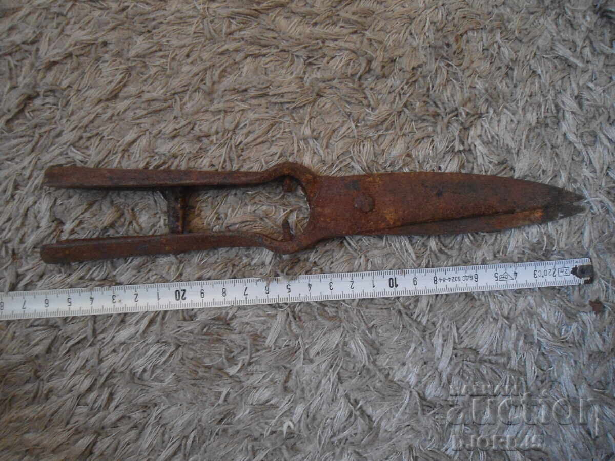 Licitație Foarfece vechi forjate Licitație Foarfece vechi forjate