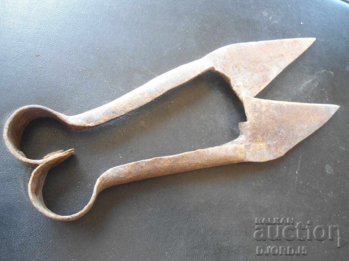 Licitație Foarfece vechi forjate Licitație Foarfece vechi forjate