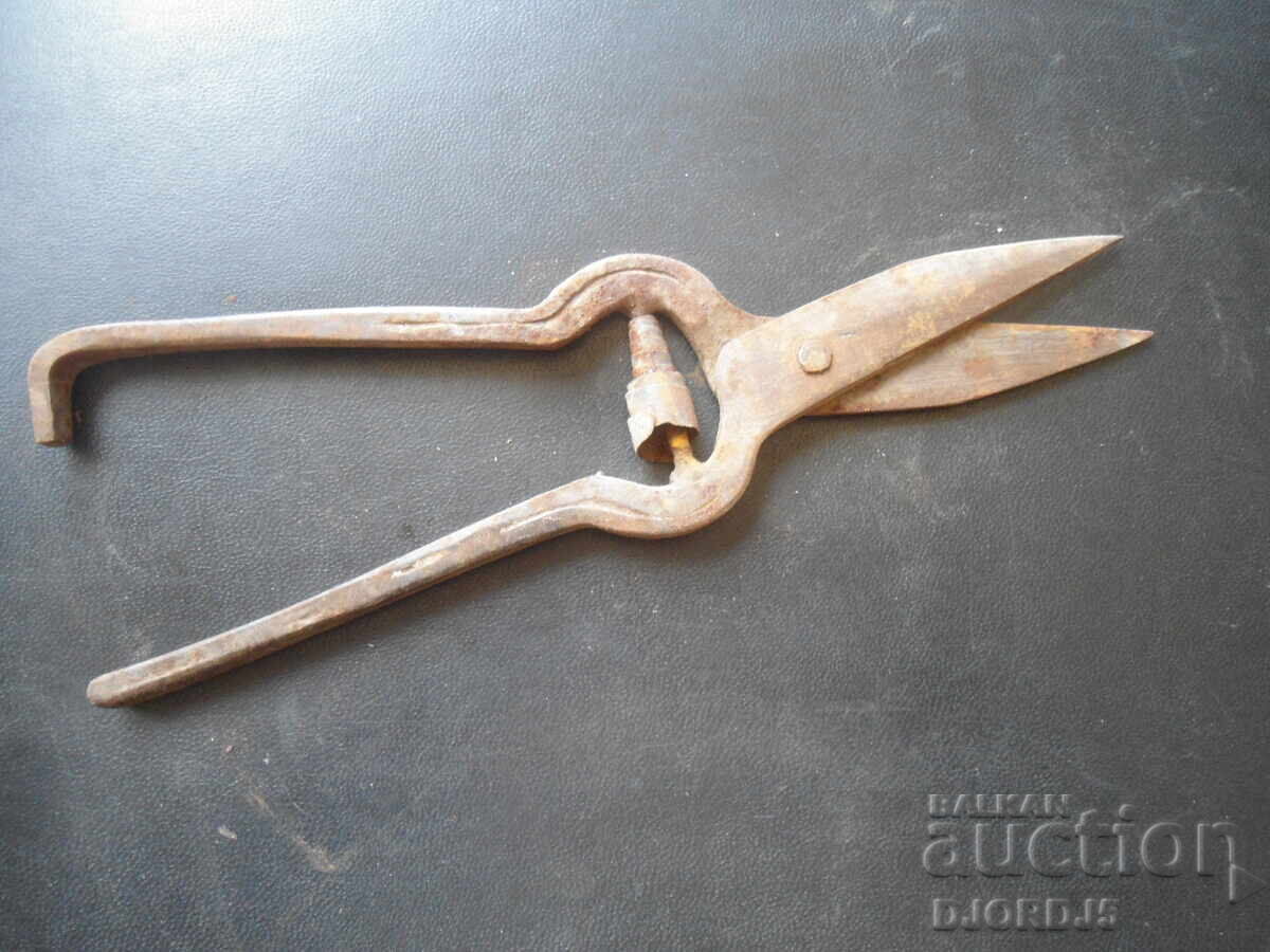 Licitație Foarfece vechi forjate Licitație Foarfece vechi forjate