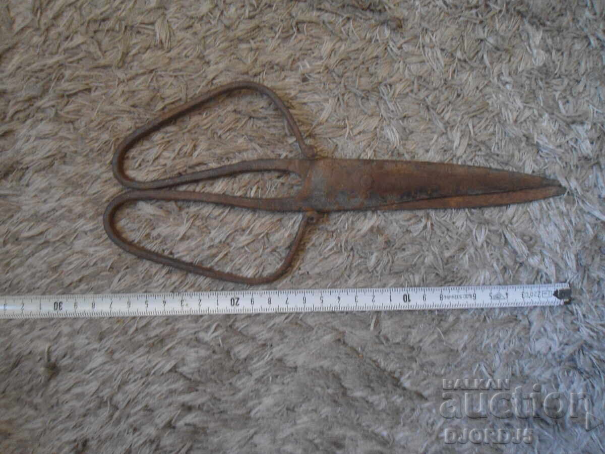 Delivery of Old forged scissors Delivery of Old forged scissors