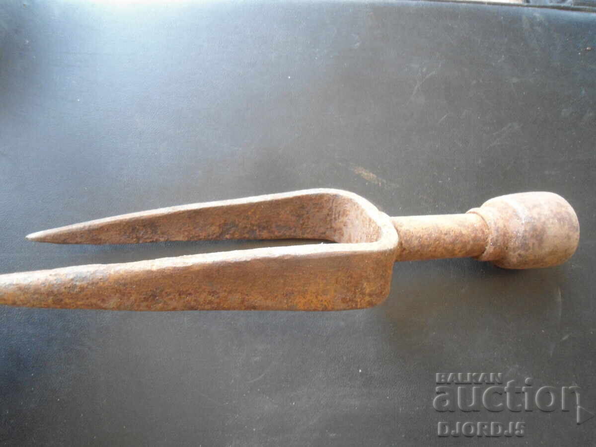 Δημοπρασία Ένα παλιό αμόνι