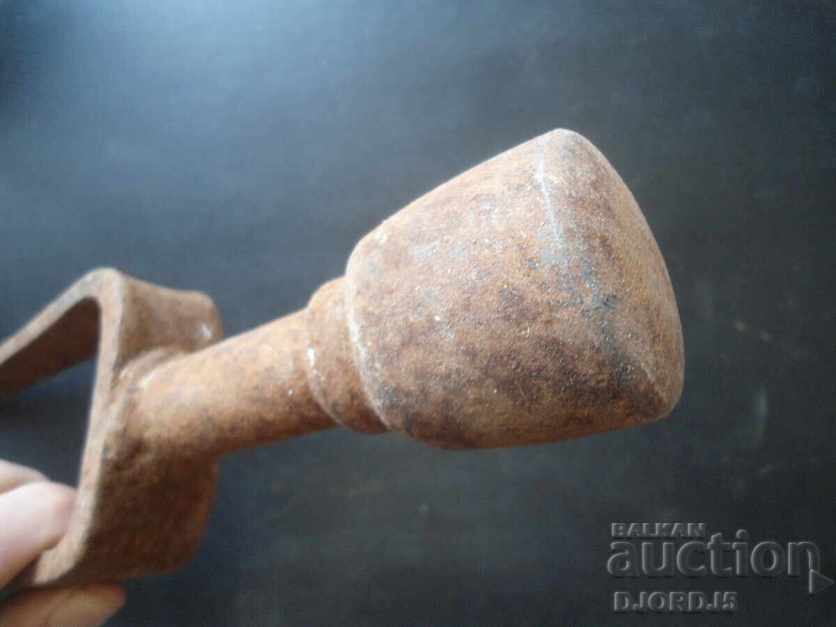 Παράδοση Ένα παλιό αμόνι