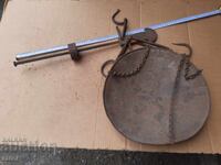 Παλιό ζύγι με τοπουζ και τάσι, ζυγαριά, παλαίστρα