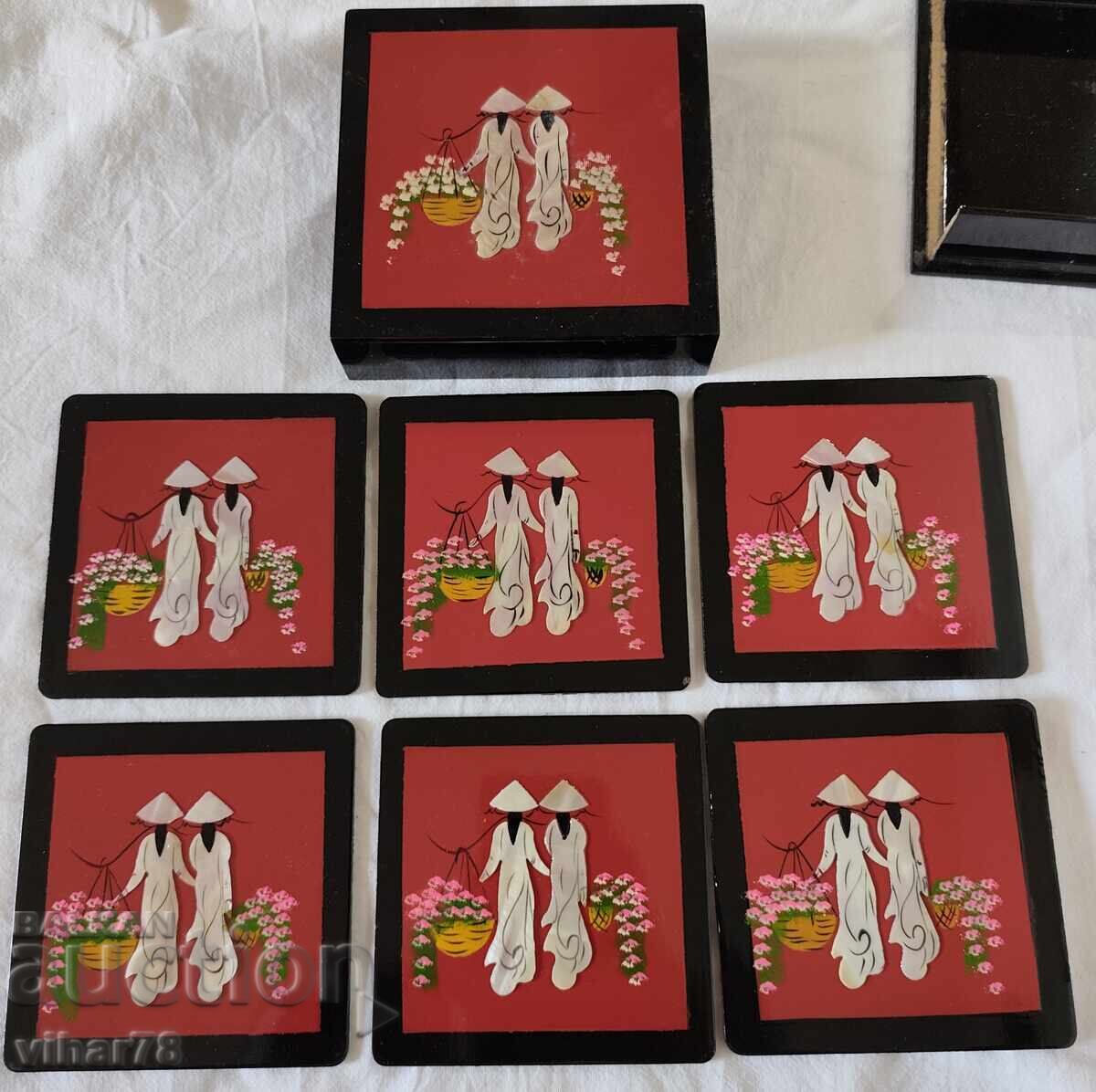 Доставка на Комплект подложки за чаши със седеф