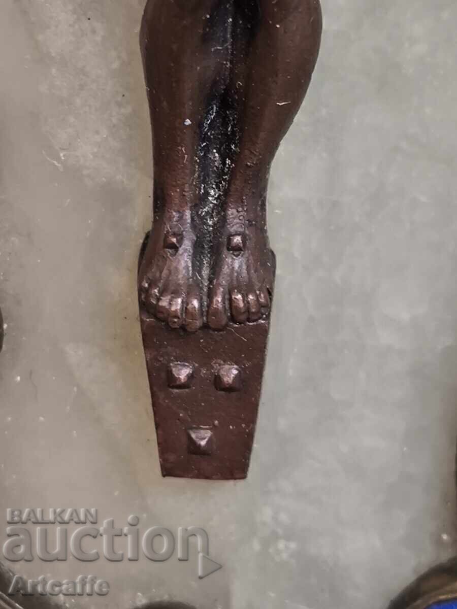 Аукцион cloisonné rocaille с бронзово разпятие