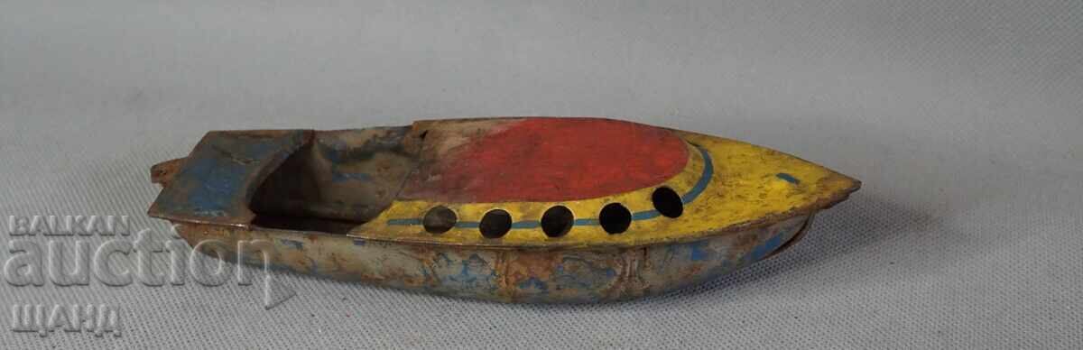 Veche Jucărie Metalică Germană din Tablă, Model Barca cu preț 10.00 BGN | € 5.11