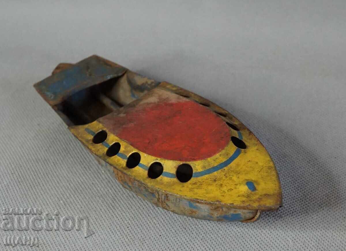 Licitație Veche Jucărie Metalică Germană din Tablă, Model Barca