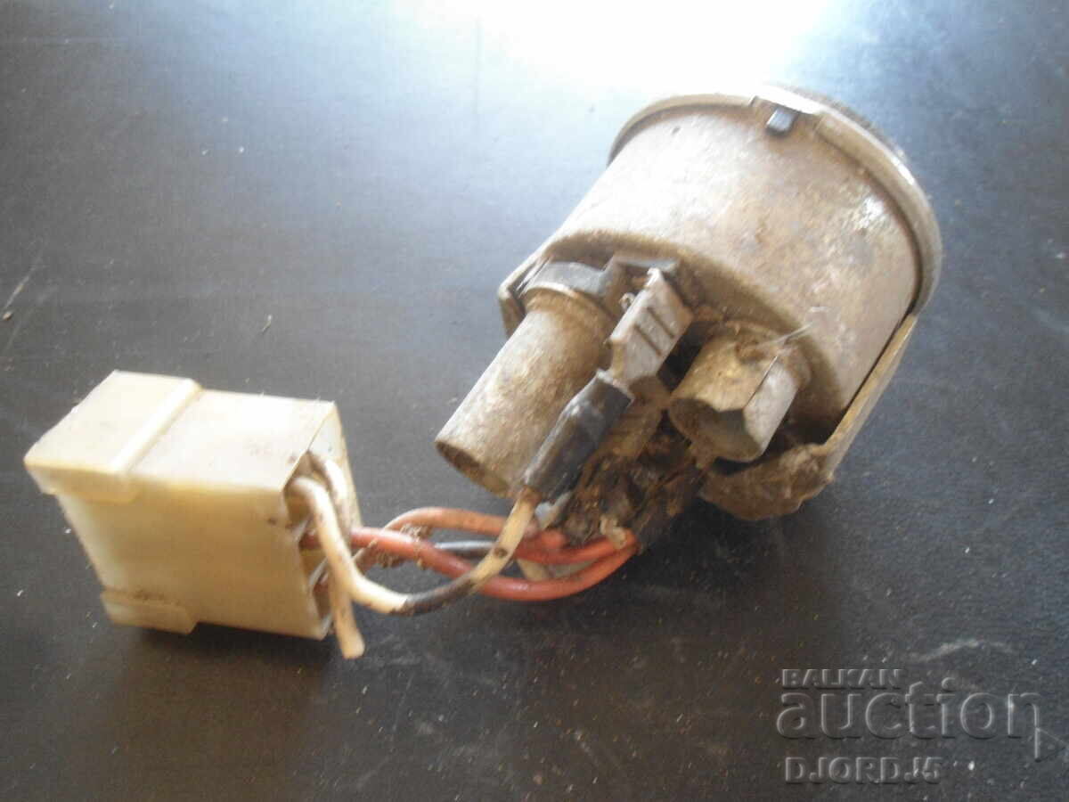 Παλιό ρωσικό μετρητικό όργανο με τιμή 4.00 BGN | € 2.05 Παλιό ρωσικό μετρητικό όργανο με τιμή 4.00 BGN | € 2.05