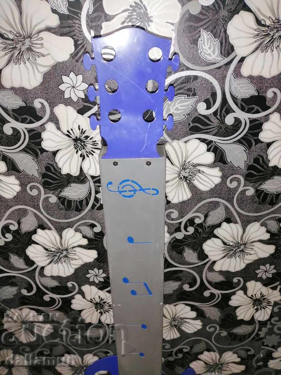 Παράδοση Μεταλλικό φωτιστικό δαπέδου (λάμπα) κιθάρα