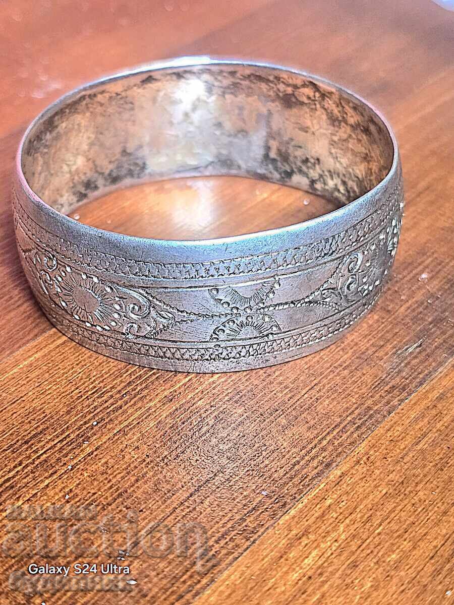 Delivery of Solid Silver Bracelet. 46.55g. Listing over 100 Auctions Delivery of Solid Silver Bracelet. 46.55g. Listing over 100 Auctions