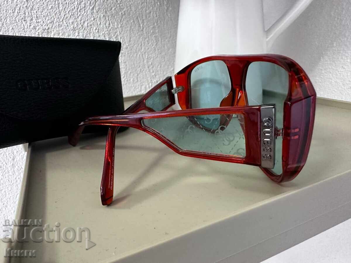 Livrarea Ochelari de soare Guess Livrarea Ochelari de soare Guess