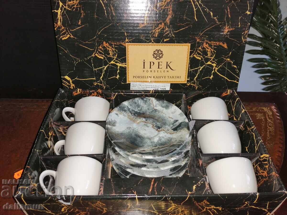 Auction  porcelain coffee set