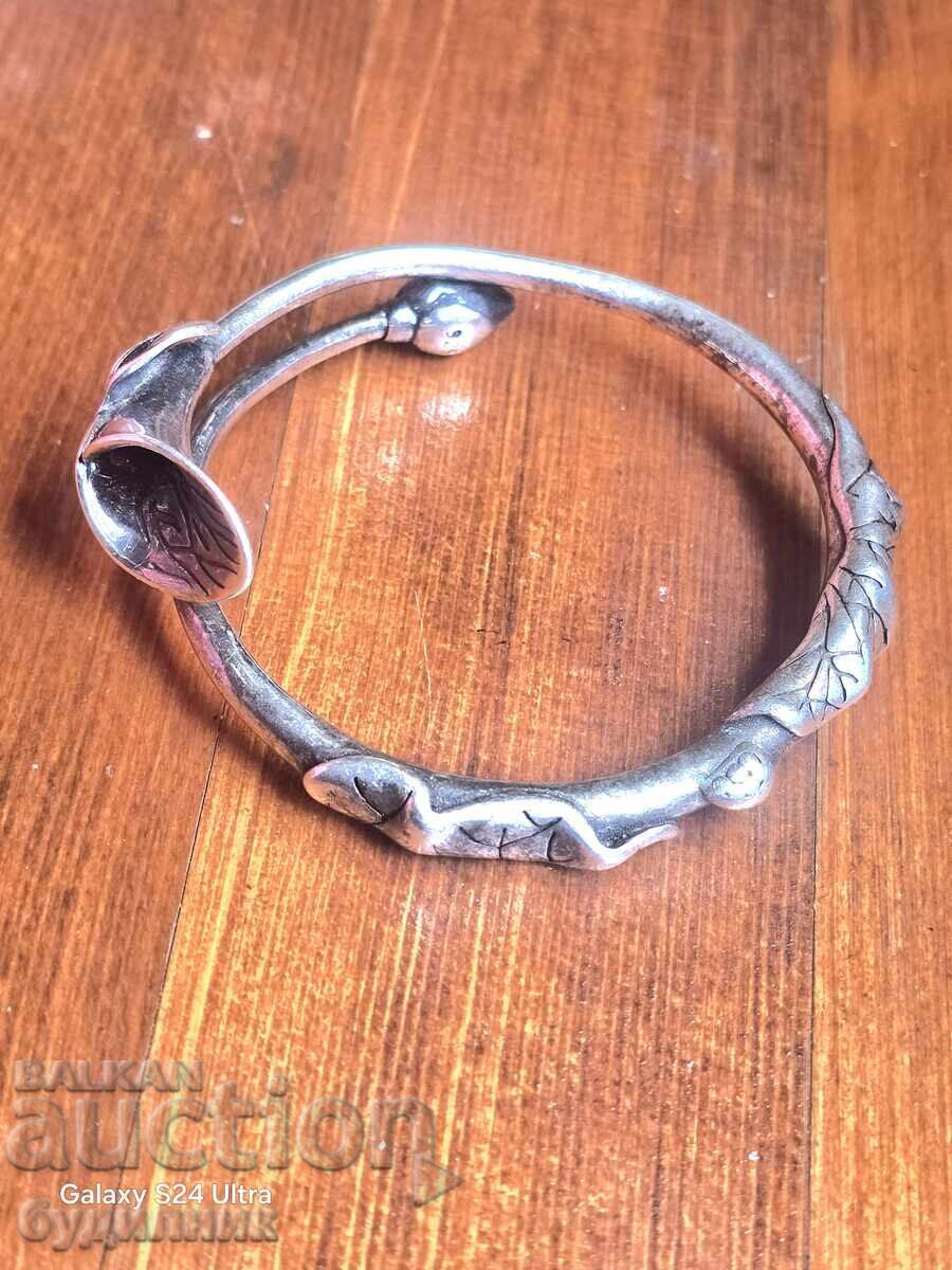 Solid Silver Expandable Rigid Bracelet. 50.48g. For Sale Solid Silver Expandable Rigid Bracelet. 50.48g. For Sale