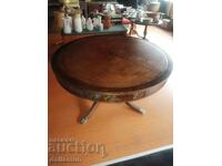 Masă veche de cărți