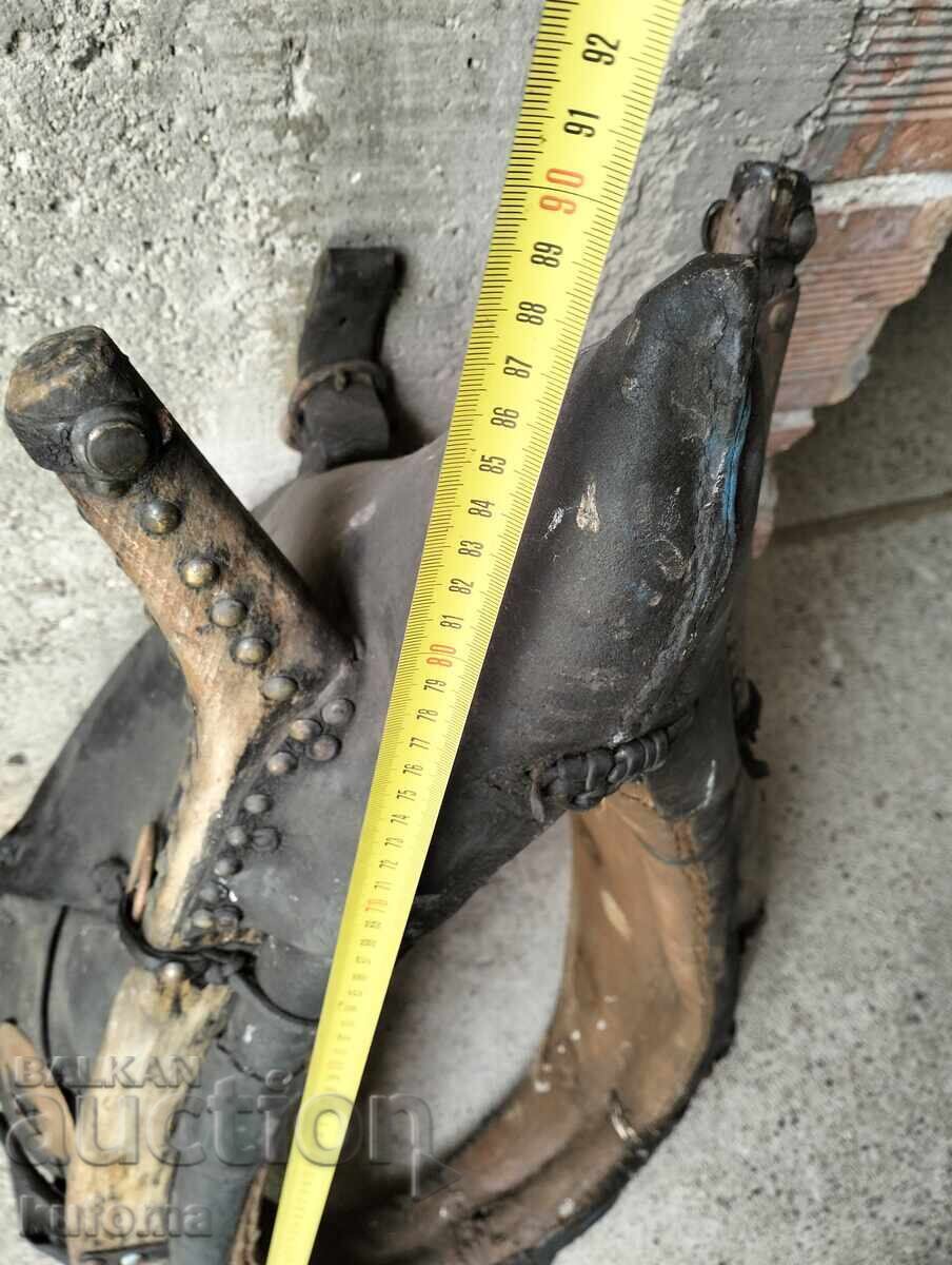 Hamut cu preț 79.99 BGN | € 40.90 Hamut cu preț 79.99 BGN | € 40.90