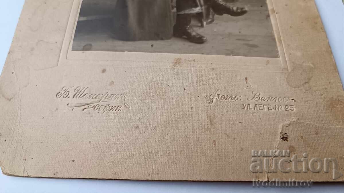 Снимка Двама младши офицери Картон с цена 12.65 лв. | € 6.47