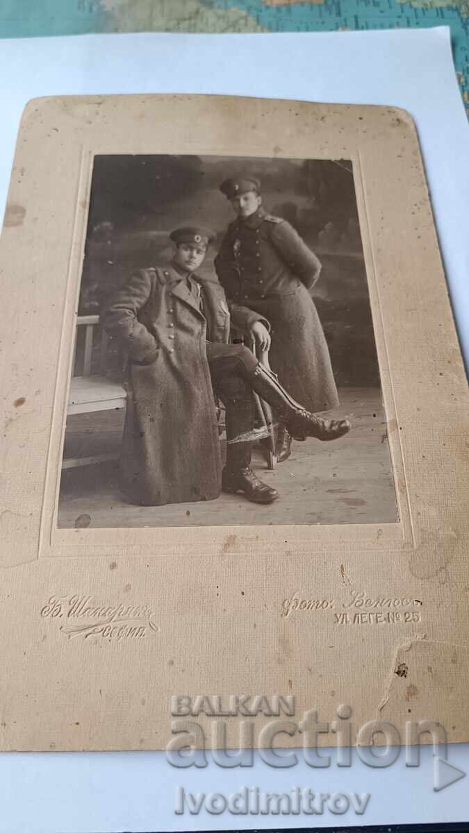 Снимка Двама младши офицери Картон