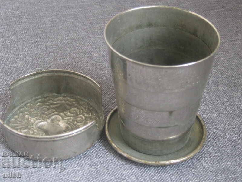 Δημοπρασία Αρχαίο πτυσσόμενο φλιτζάνι ταξιδιού Δημοπρασία Αρχαίο πτυσσόμενο φλιτζάνι ταξιδιού