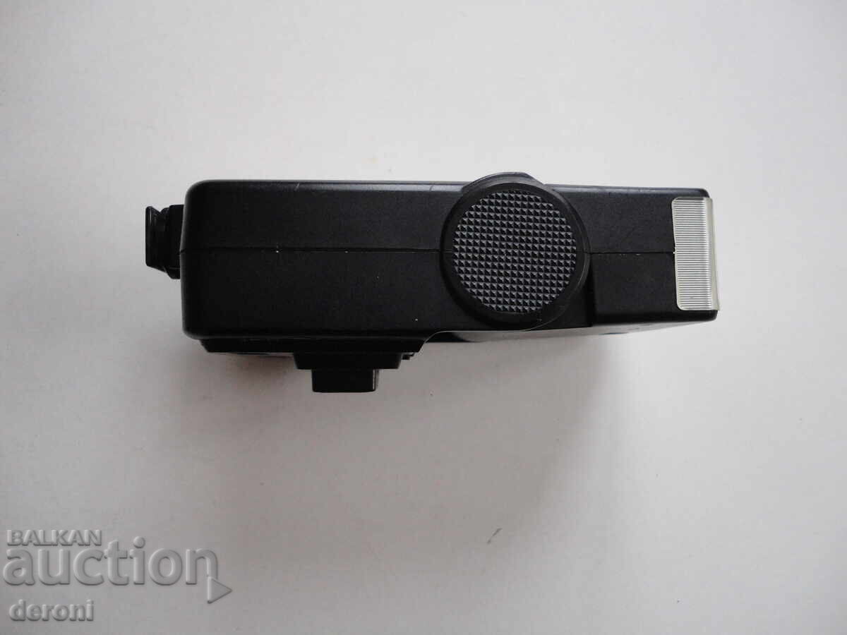 Доставка на Светкавица Euroblitz 230 Plus