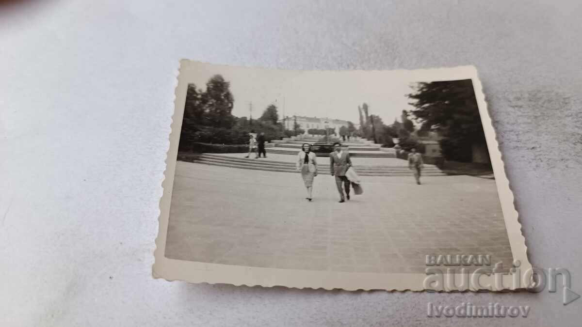 Φωτογραφία Κιουστενδίλ Άνδρας και γυναίκα σε βόλτα