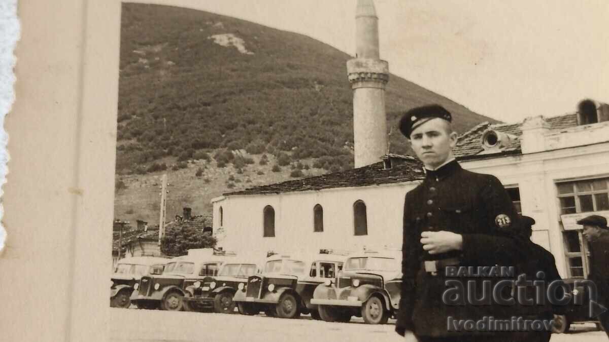 Photo of a Young Person on a Square with Retro Cars with price 17.00 BGN | € 8.69 Photo of a Young Person on a Square with Retro Cars with price 17.00 BGN | € 8.69
