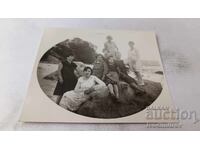 C-ca Sf. Constantin Fete tinere pe stânci deasupra mării 1930