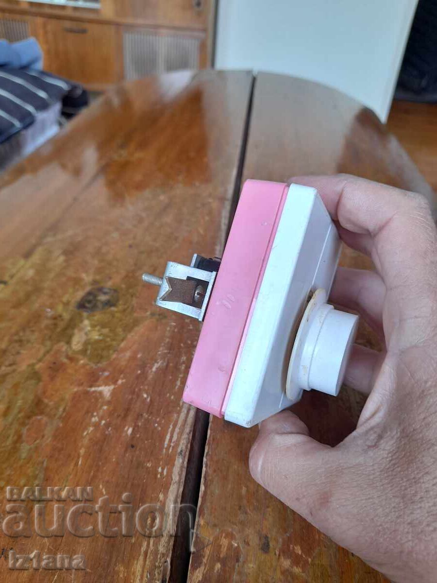 Παλιός διακόπτης dimmer με τιμή 25.00 BGN | € 12.78