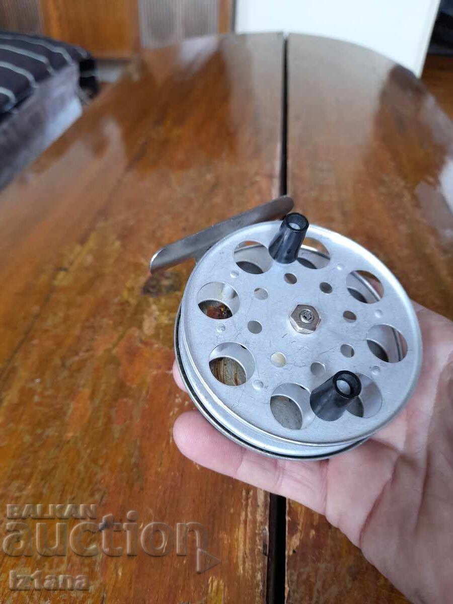 Стара риболовна макара с цена 37.00 лв. | € 18.92