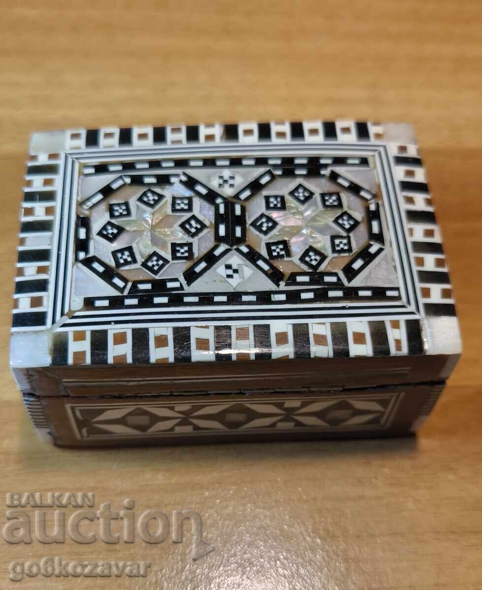Cutie de lemn de lux Sedef, Mozaic micro, lucrat manual cu preț € 27.00 | 52.81 BGN