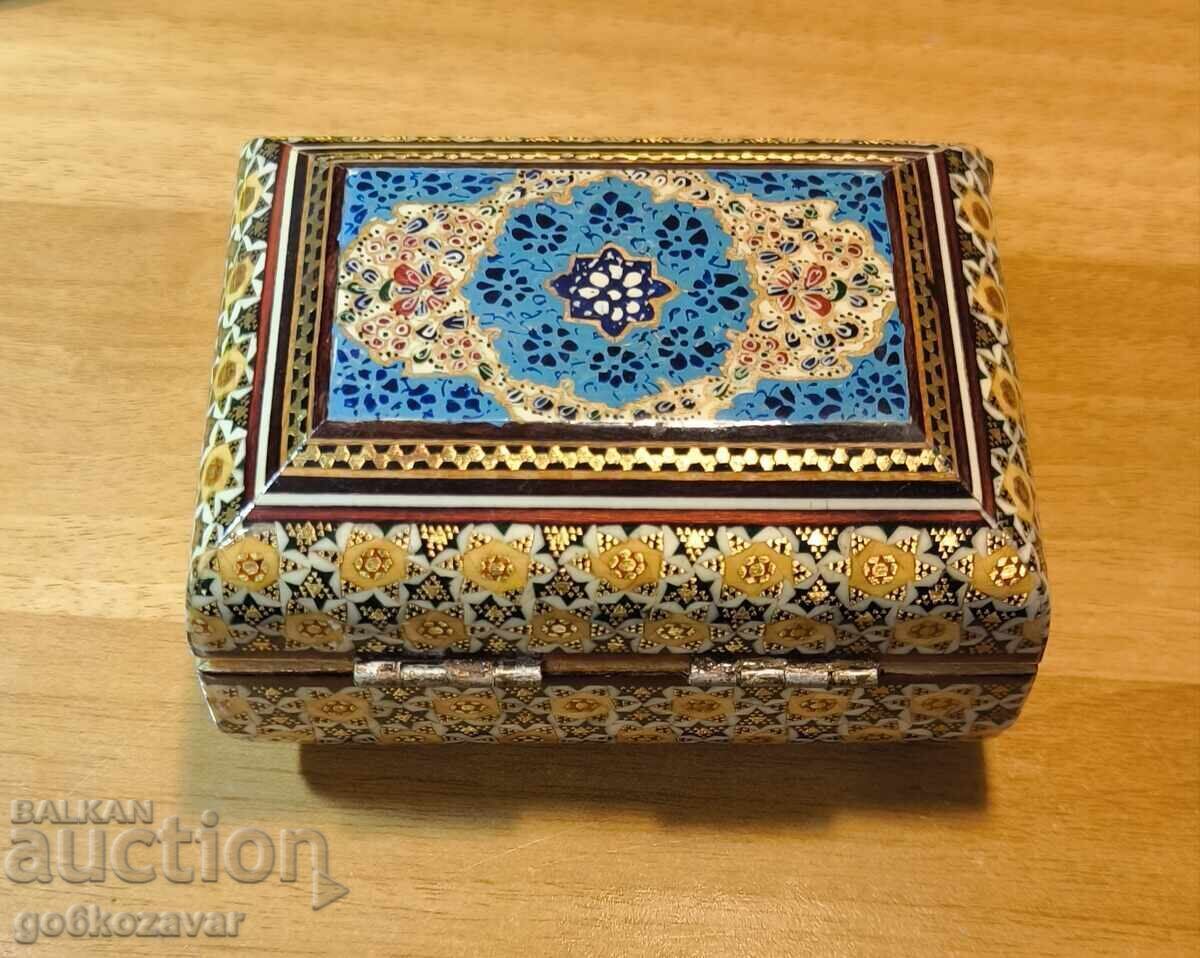 Персийска ръчно рисувана инкрустирана кутия за бижута! с цена 76.00 лв. | € 38.86 Персийска ръчно рисувана инкрустирана кутия за бижута! с цена 76.00 лв. | € 38.86