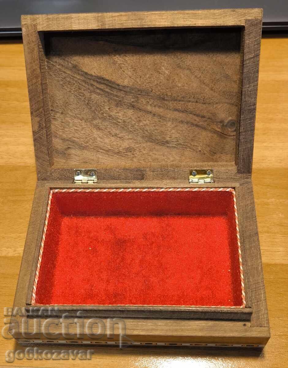 Δημοπρασία Κουτί κοσμημάτων με μωσαϊκή επένδυση, από ξύλο και βελούδο!