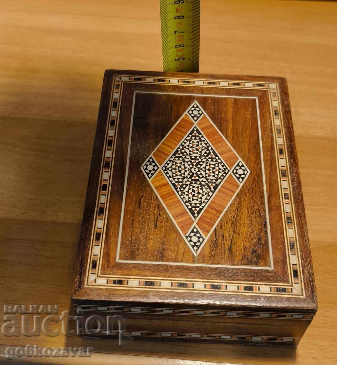 Παράδοση Κουτί κοσμημάτων με μωσαϊκή επένδυση, από ξύλο και βελούδο!