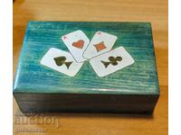 Παλιό ξύλινο κουτί για τραπουλόχαρτα!