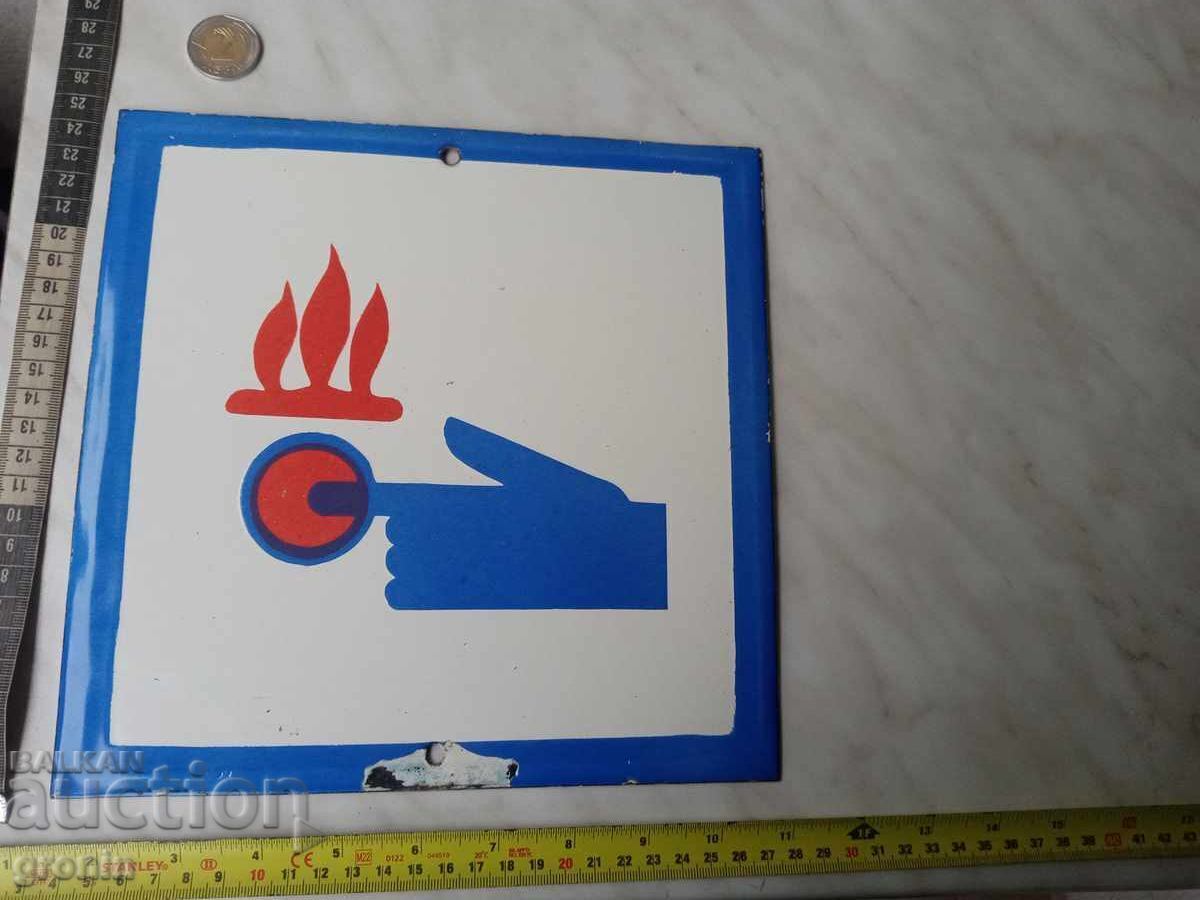 Παράδοση Παλιά σμαλτωμένη πινακίδα, Σοσιαλιστική, πατήστε σε περίπτωση πυρκαγιάς