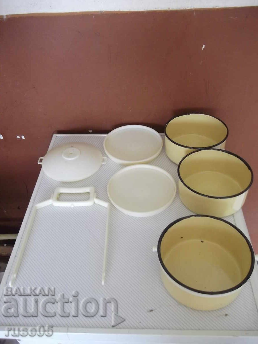 Παράδοση Κομπλέ από 3 τεμ. σμαλτένια κατσαρολάκια για φαγητό από την εποχή του σοσιαλισμού