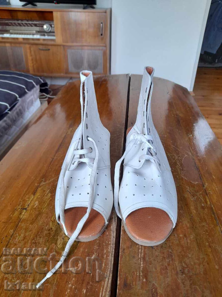 Παλιά ιατρικά παπούτσια