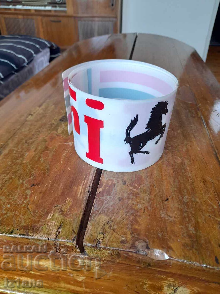 Autocolant vechi pentru mașină Ferrari Autocolant vechi pentru mașină Ferrari