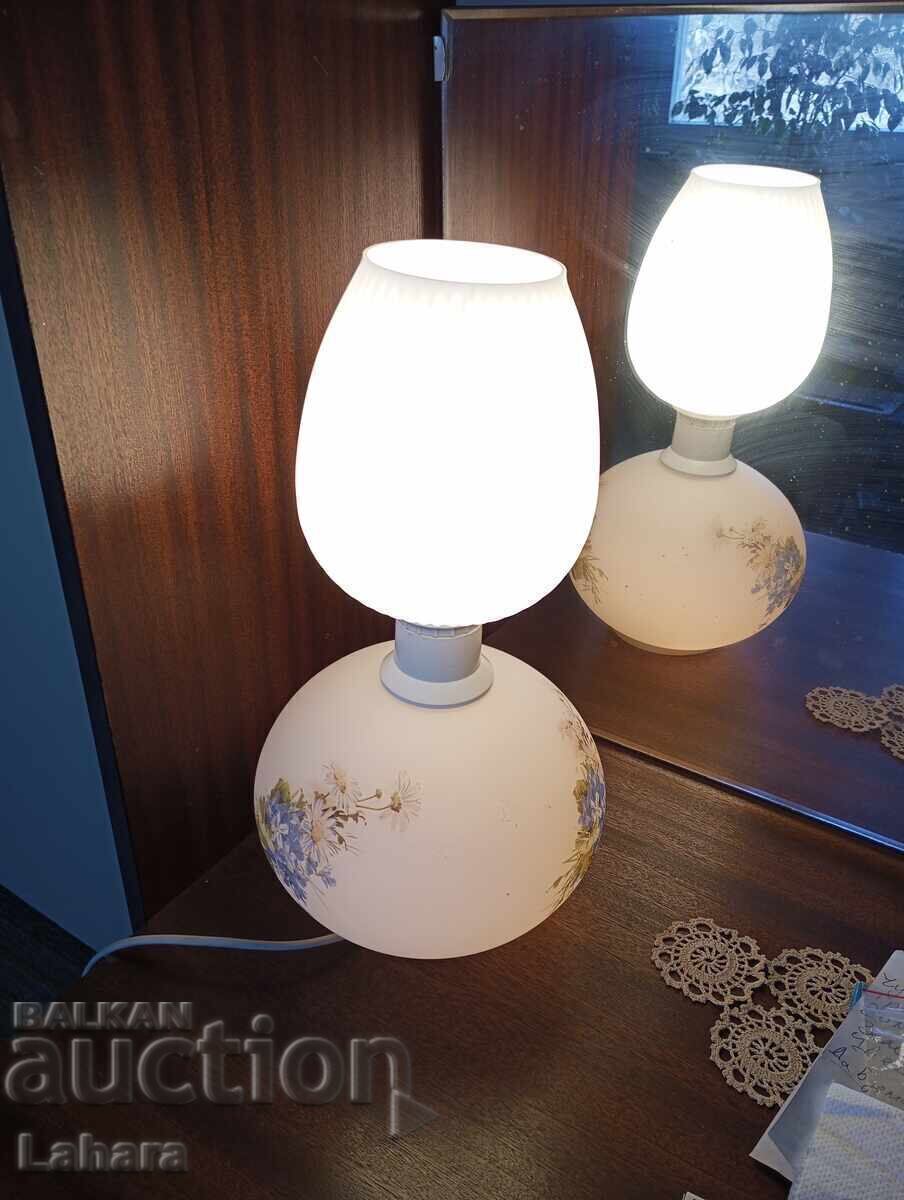 Lampă de noapte din sticlă care luminează din interior cu preț € 15.00 | 29.34 BGN