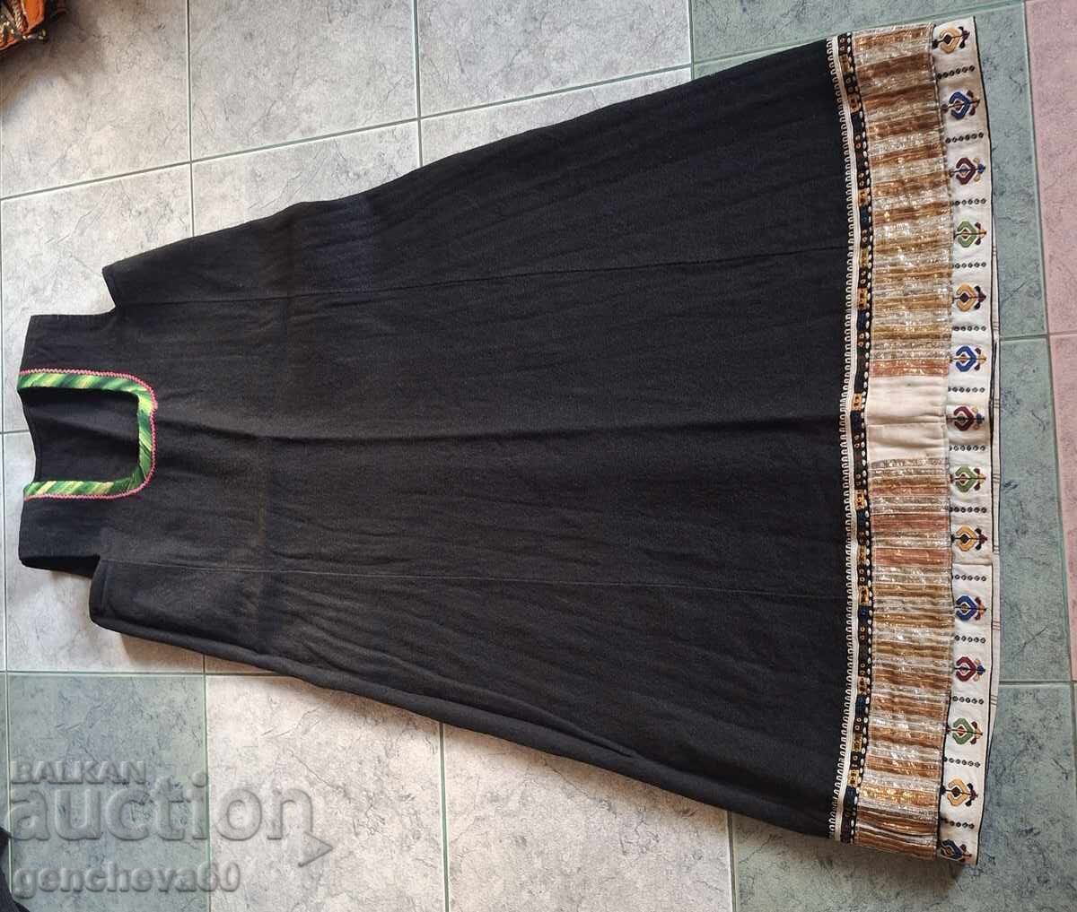 SUKMAN AUTENTIC CU SIRMA cu preț € 170.00 | 332.49 BGN SUKMAN AUTENTIC CU SIRMA cu preț € 170.00 | 332.49 BGN