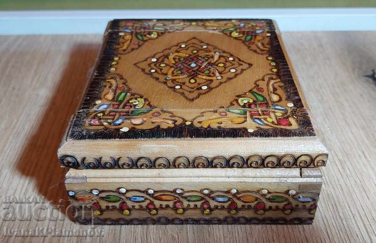 Auction  Wooden pyrography cigarette box for connoisseurs