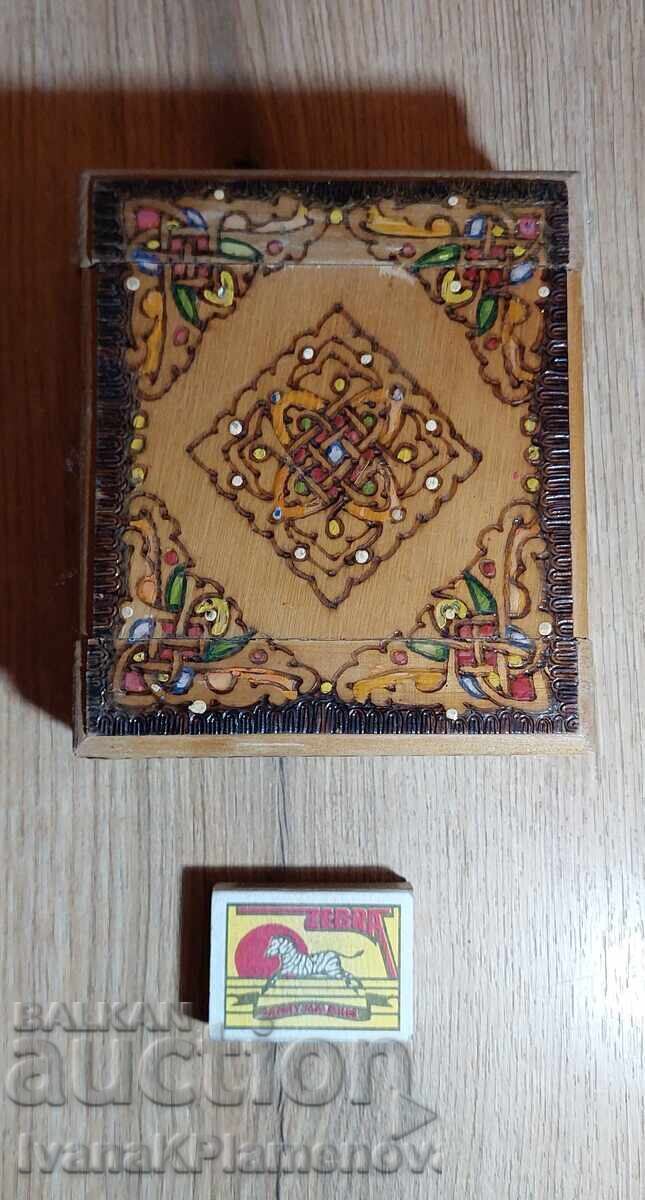 Wooden pyrography cigarette box for connoisseurs - 7