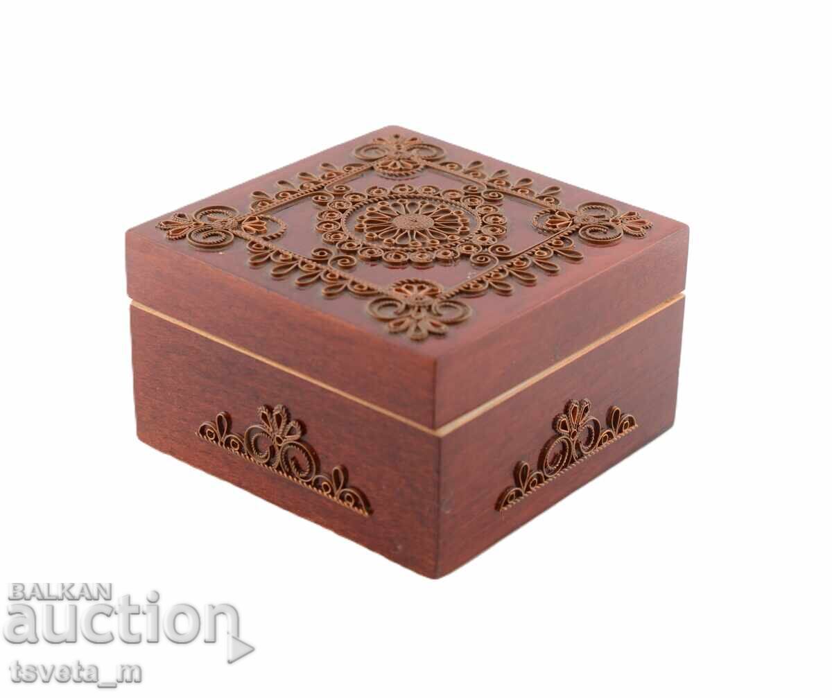 Ξύλινο κουτί κοσμημάτων με εξαρτήματα, φιλιγκράν με τιμή 15.00 BGN | € 7.67 Ξύλινο κουτί κοσμημάτων με εξαρτήματα, φιλιγκράν με τιμή 15.00 BGN | € 7.67