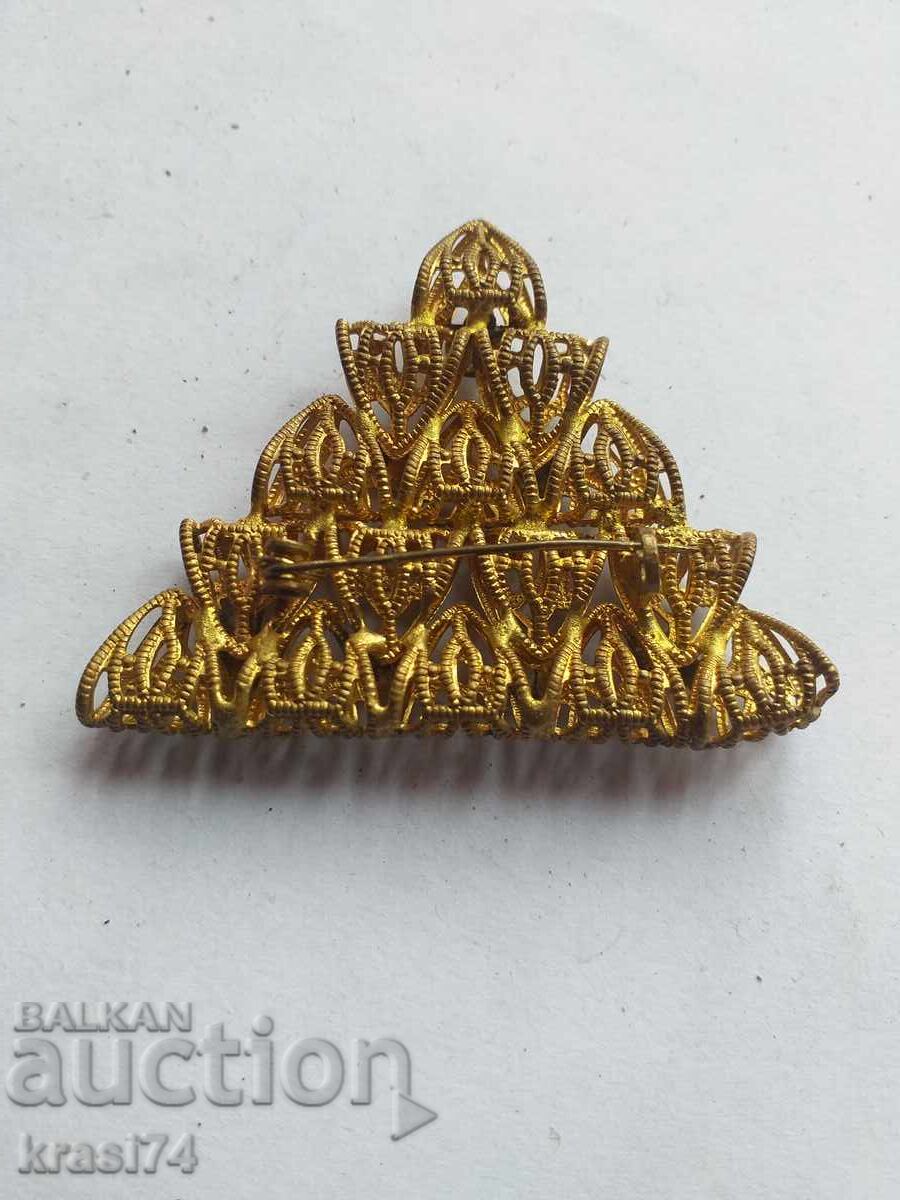 Gilded brooch with price 15.00 BGN | € 7.67